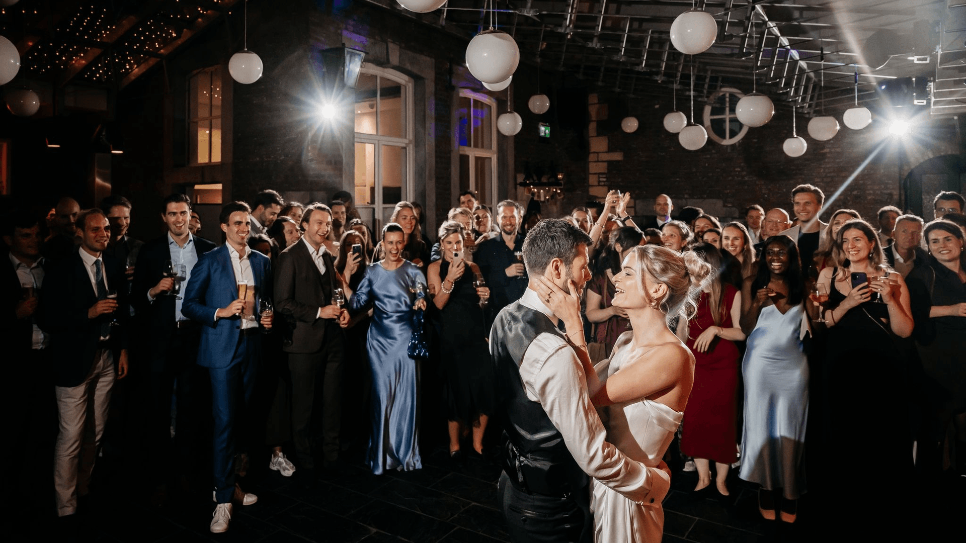 Sfeervol live entertainment tijdens een evenement