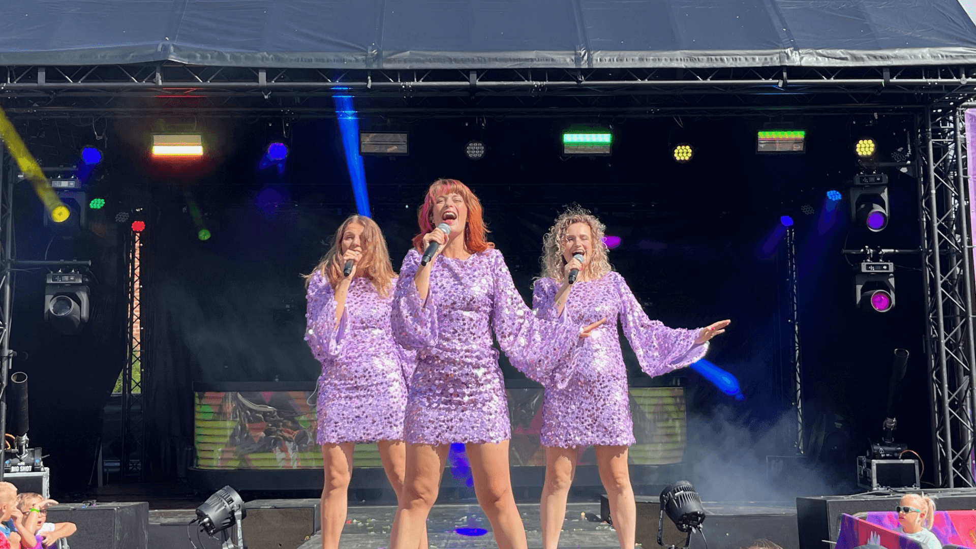 Sfeervol live entertainment tijdens een evenement